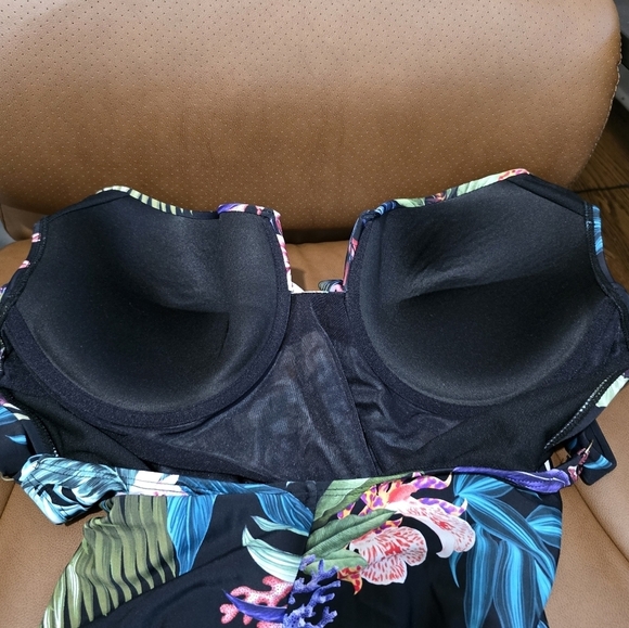 ⭐️40% Off⭐️ Terra & Sky Plus Tropical Floral Molded Cup One-piece Swimsuit - Picture 14 of 16